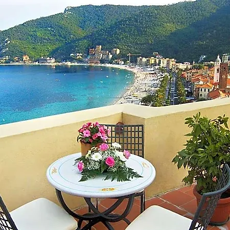 Palazzo Vescovile 4*