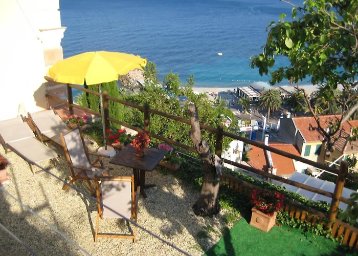 Palazzo Vescovile 4* Noli