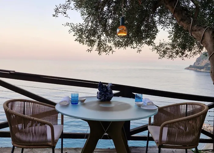 Palazzo Vescovile 4* Noli