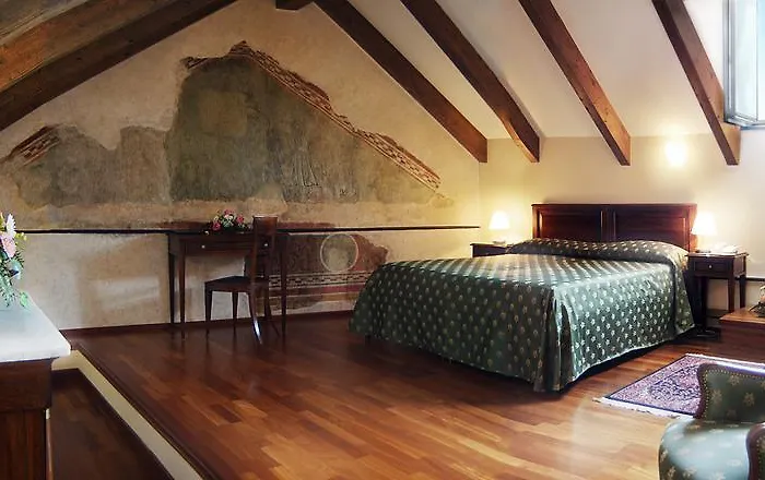 Palazzo Vescovile 4*